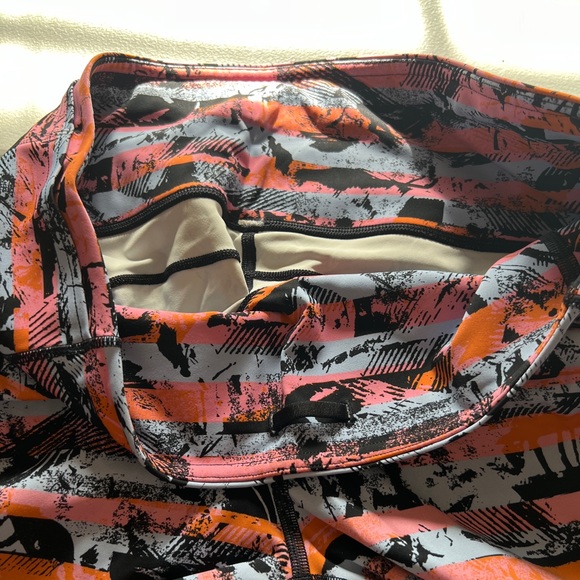 Lululemon Fast and Free Tights - Picture 5 of 8